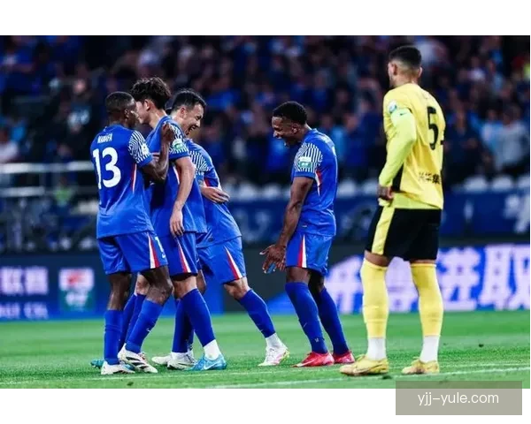 申花天崩两球落后染红名哨争议